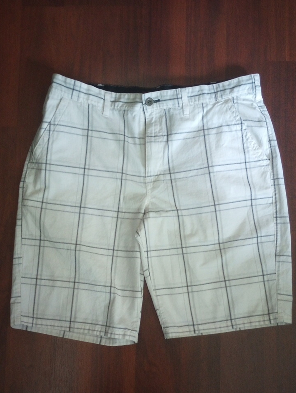 Tony Hawk White Plaid Flat Front Relaxed Leg Long Skater Shorts 38